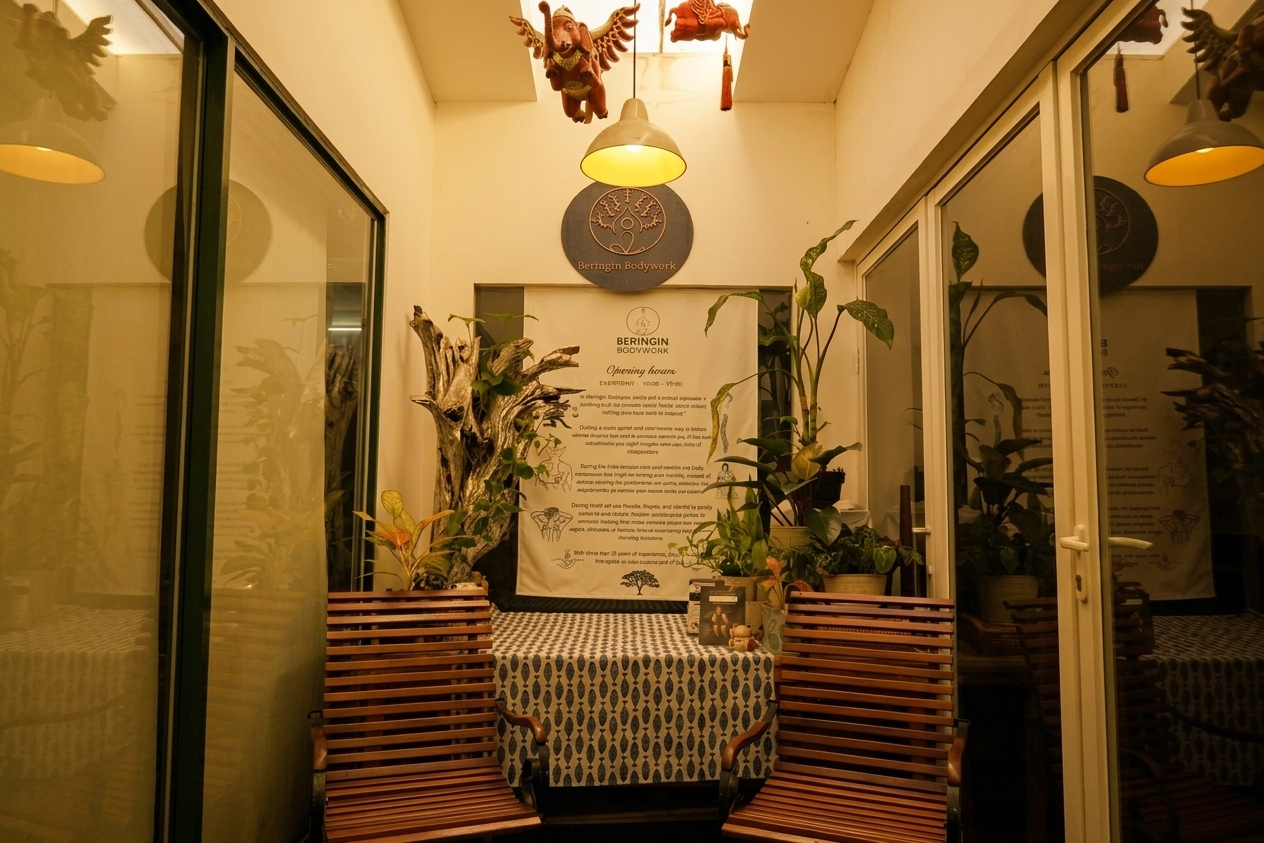 The quiet lounge at Beringin Bodywork